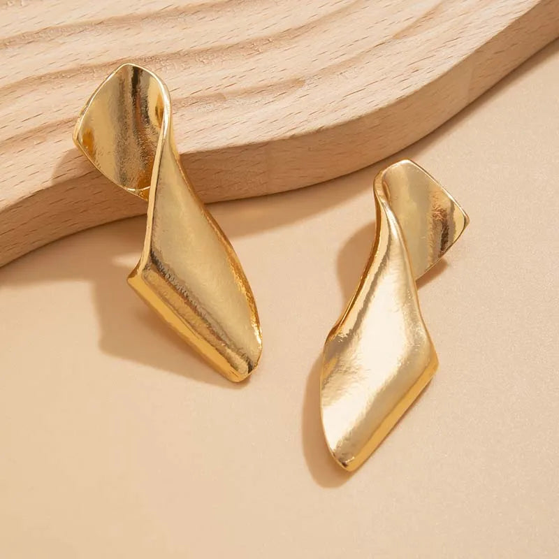 Vintage Metal Irregular Twisted Stud Earring for Women Trend Gold Color Geometric Piercing Earring Jewelry Accessories 2024 New
