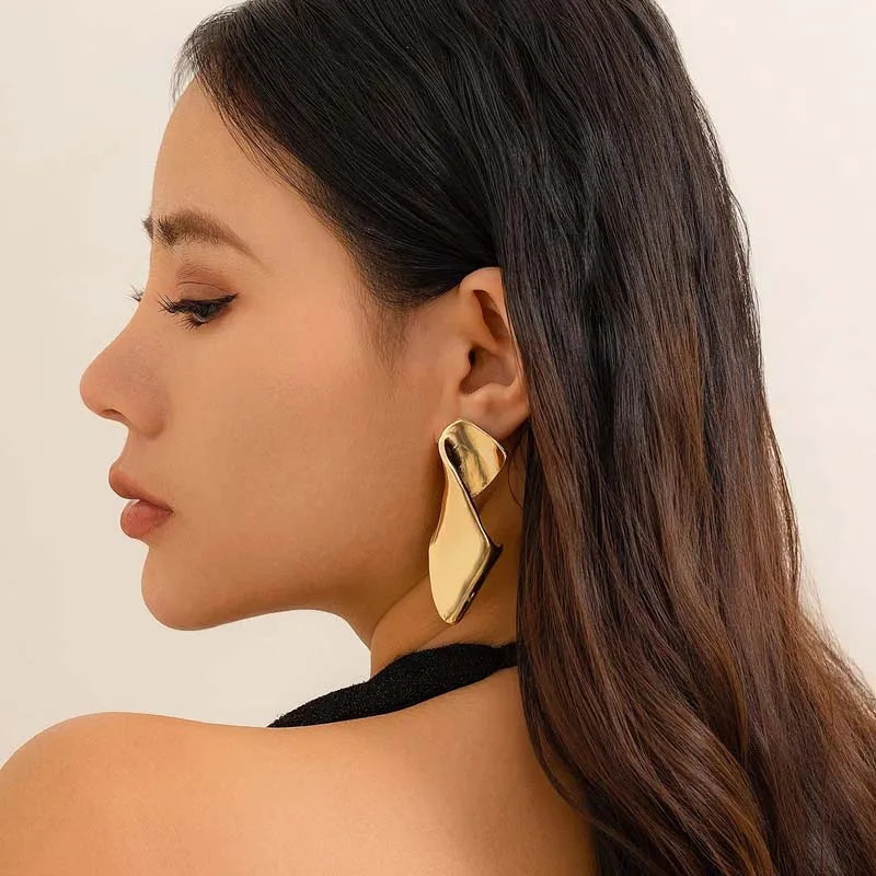 Vintage Metal Irregular Twisted Stud Earring for Women Trend Gold Color Geometric Piercing Earring Jewelry Accessories 2024 New